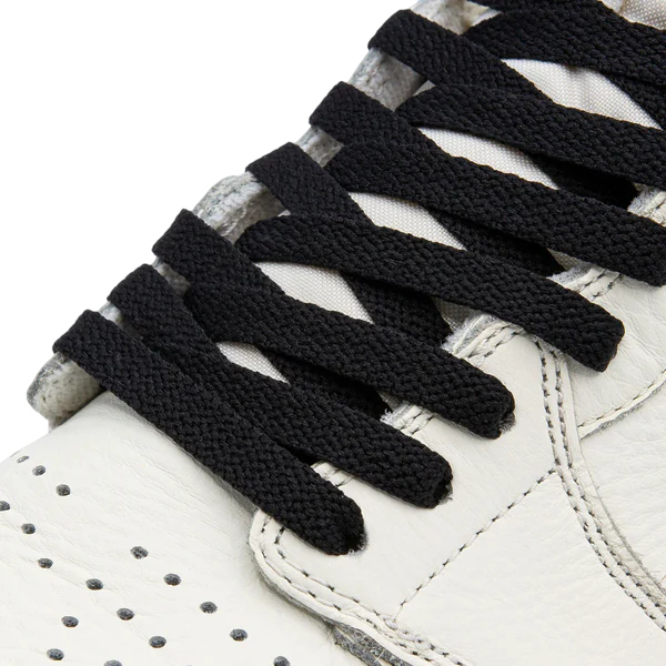BLACK SHOELACES FOR SNEAKERS (CIPŐFŰZŐ)