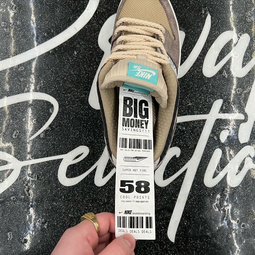 NIKE SB DUNK LOW 'BIG MONEY SAVING'