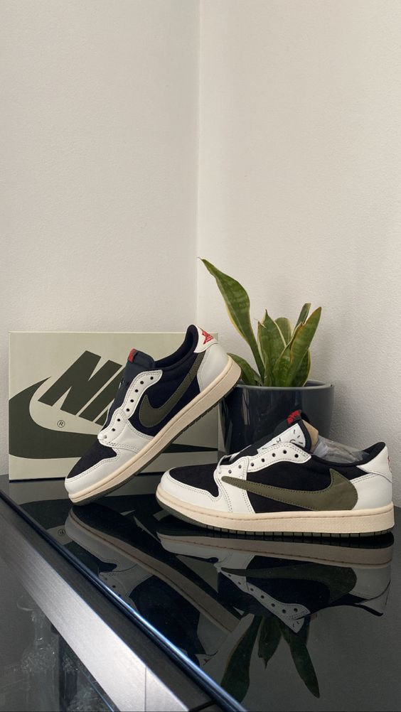 AIR JORDAN 1 LOW