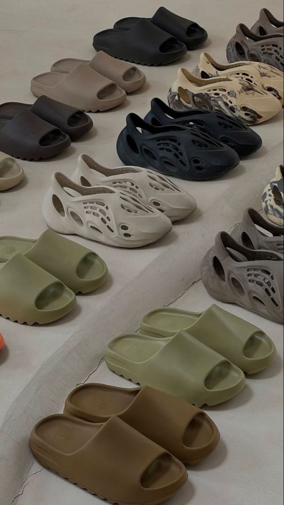 ADIDAS YEEZY