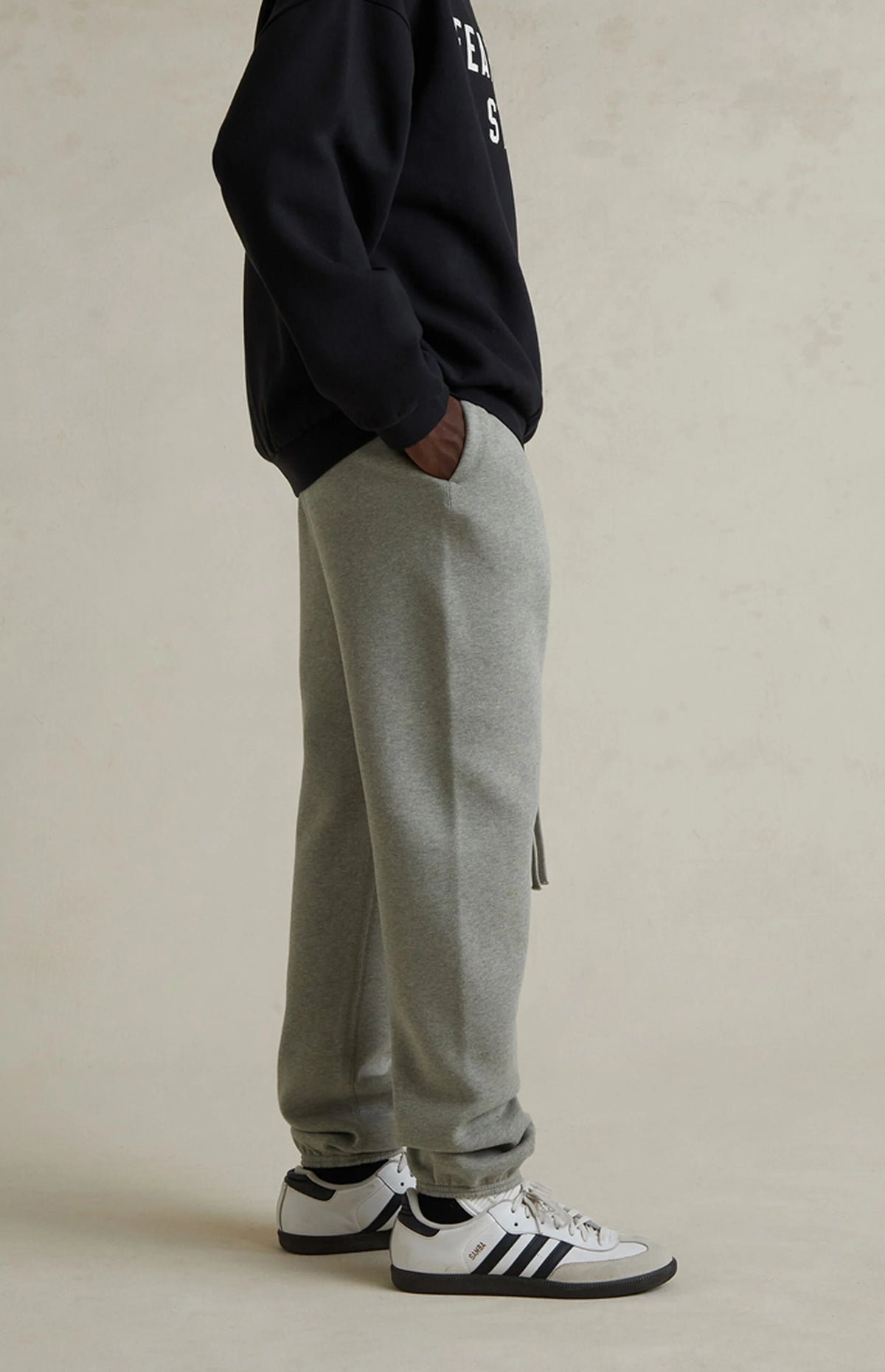 FEAR OF GOD ESSENTIALS SWEATPANTS 'CONCRETE HEATHER' FW25