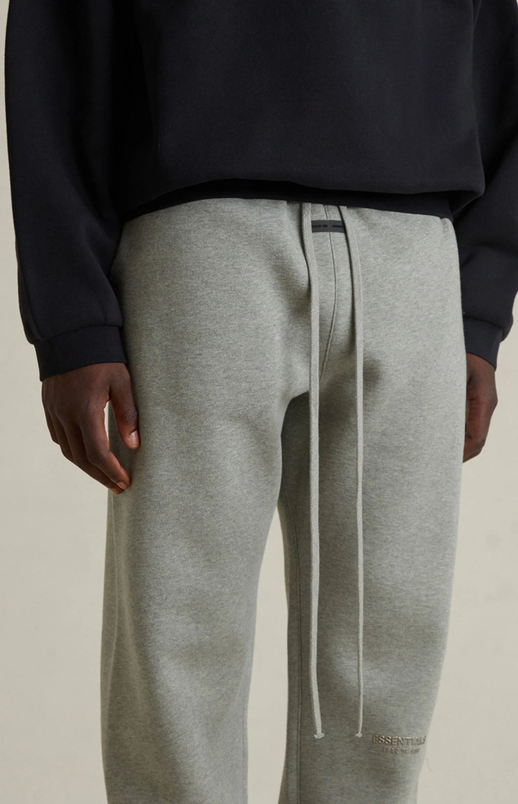 FEAR OF GOD ESSENTIALS SWEATPANTS 'CONCRETE HEATHER' FW25