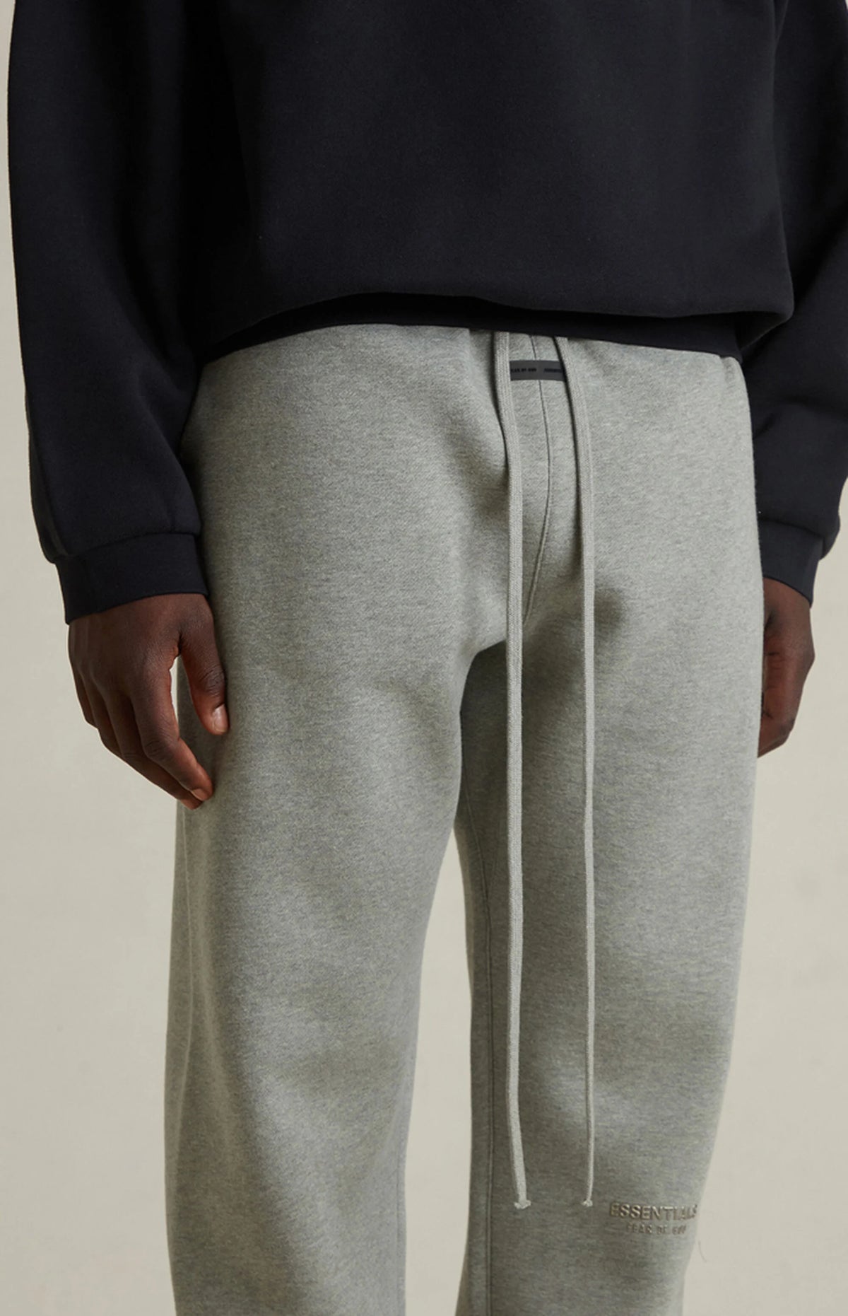 FEAR OF GOD ESSENTIALS SWEATPANTS 'CONCRETE HEATHER' FW25