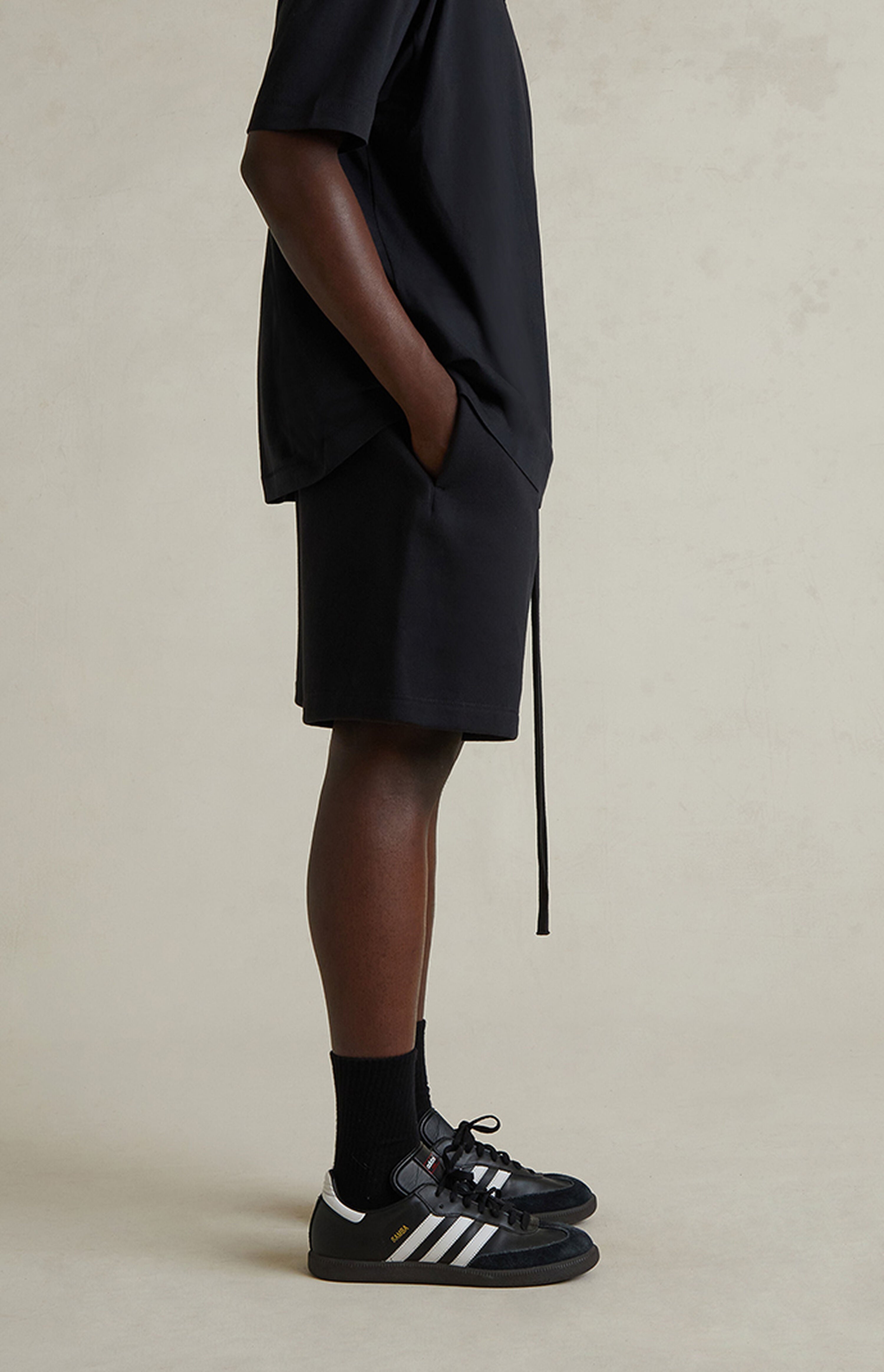 FEAR OF GOD ESSENTIALS CLASSIC FLEECE SHORT JET BLACK FW25