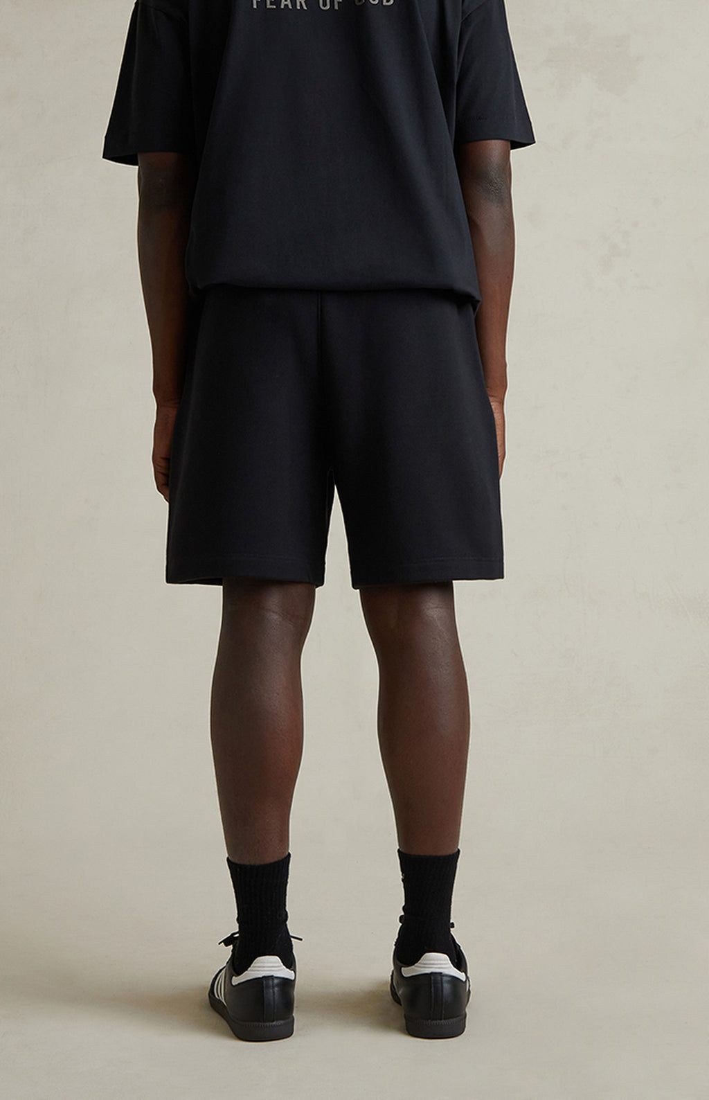 FEAR OF GOD ESSENTIALS CLASSIC FLEECE SHORT JET BLACK FW25