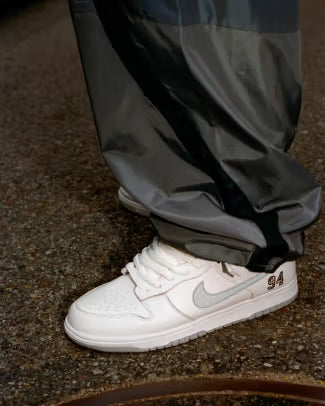 NIKE SB DUNK LOW SUPREME 'WHITE' (2025)