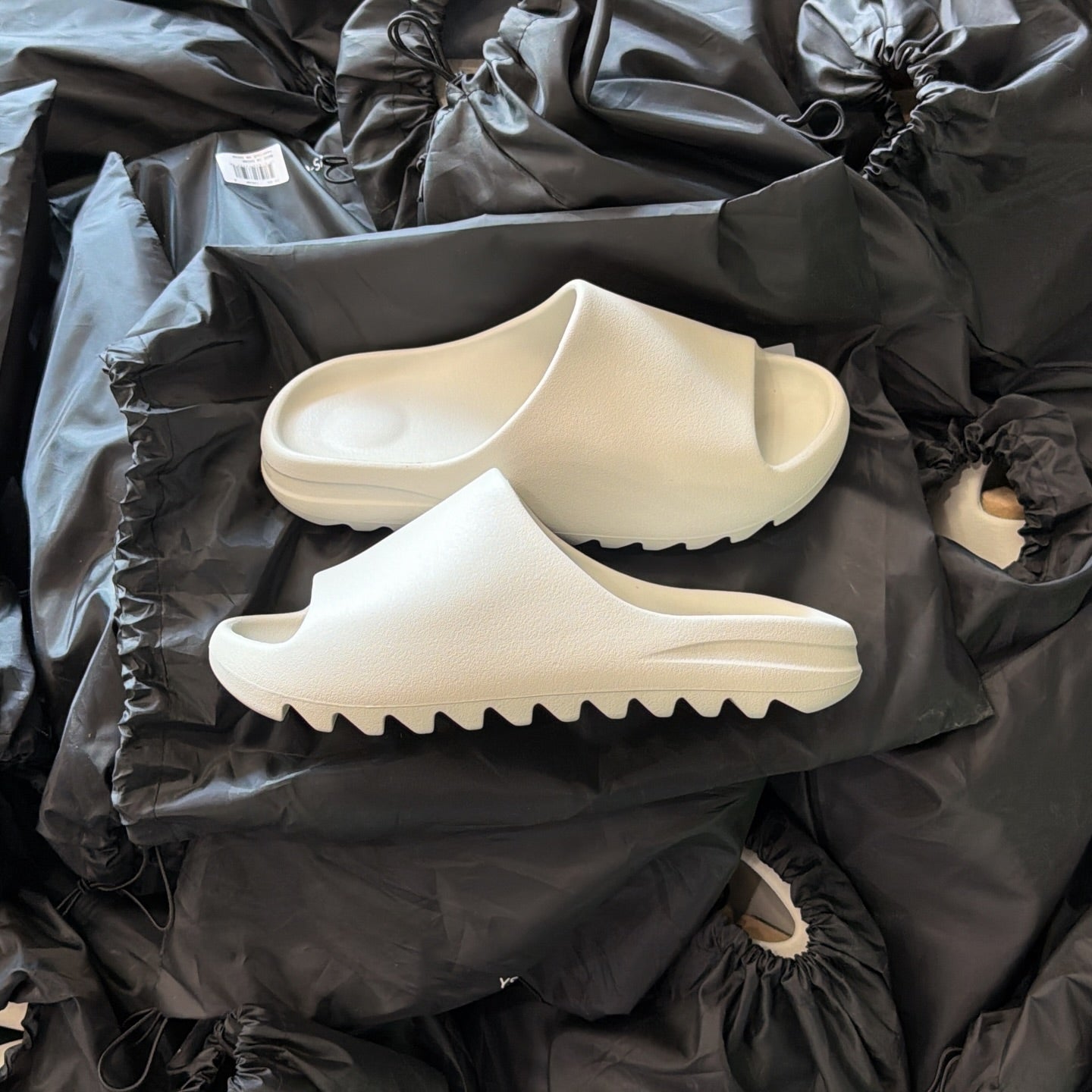 YZY YS-01 'CREAM'