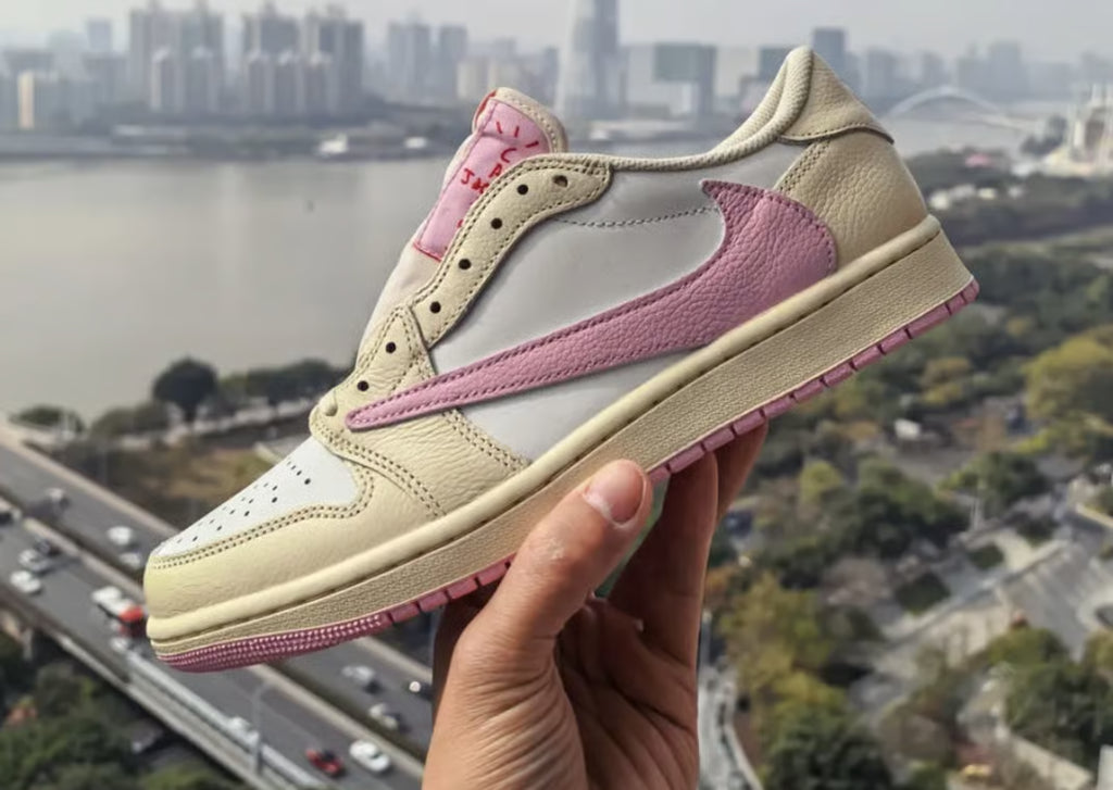 NIKE AIR JORDAN 1 LOW OG SP X TRAVIS SCOTT 'SHY PINK'
