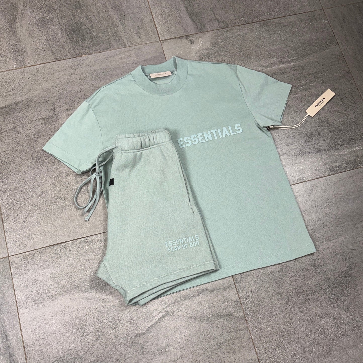 FEAR OF GOD ESSENTIALS SUMMER SET 'SYCAMORE' SS23