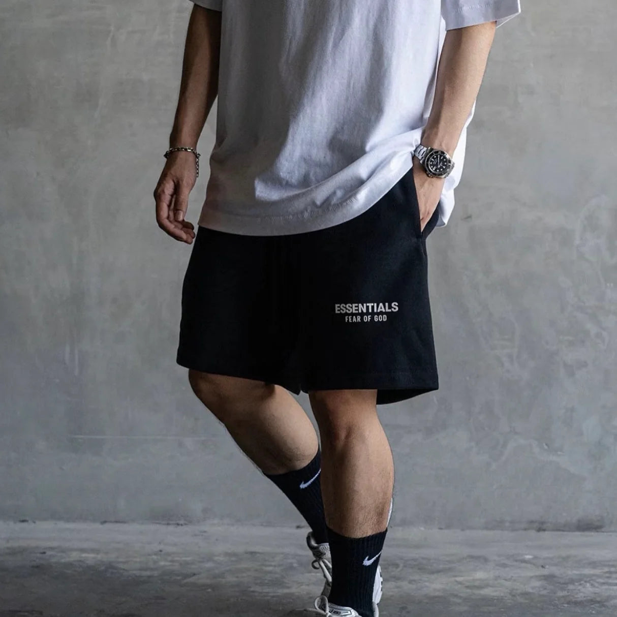 FEAR OF GOD ESSENTIALS SHORT 'BLACK' SS25