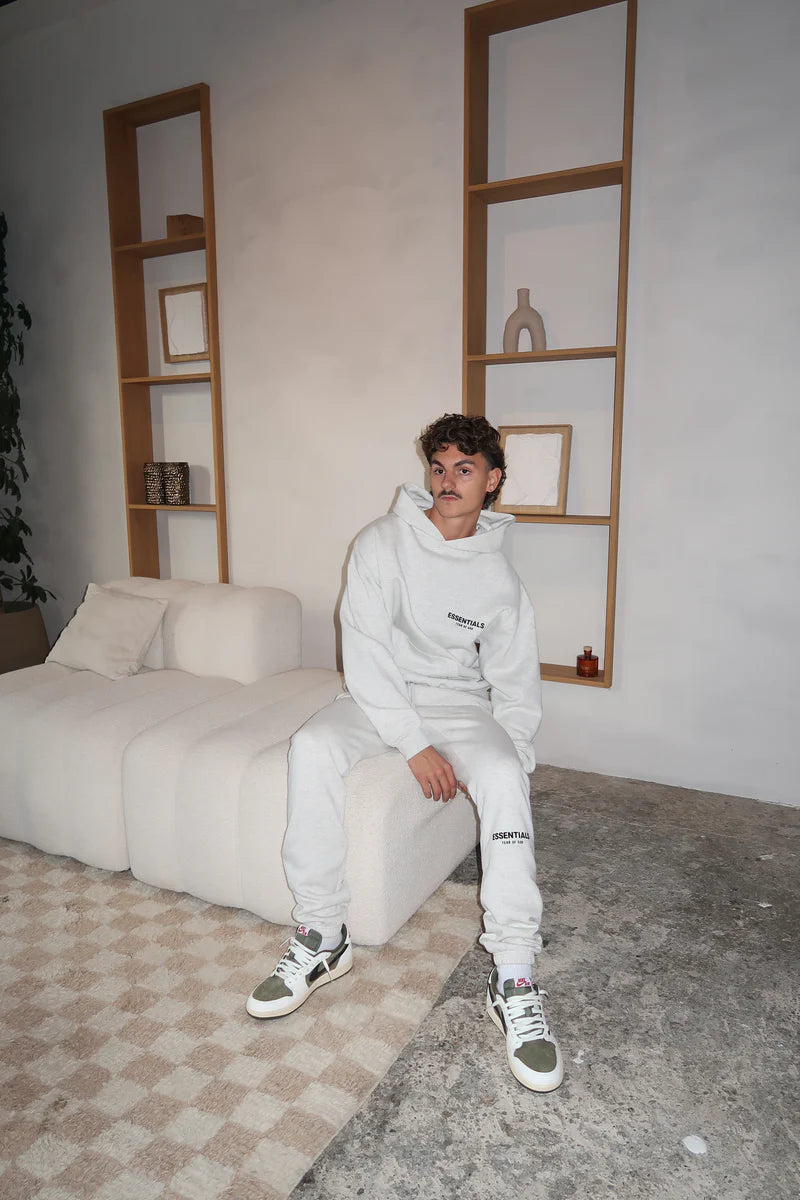 FEAR OF GOD ESSENTIALS HOODIE LIGHT OATMEAL (FW22)