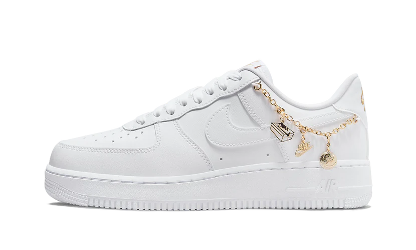 NIKE AIR FORCE 1 LX 'LUCKY CHARMS'