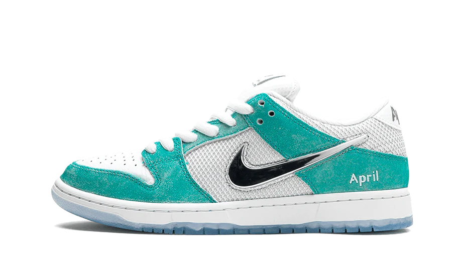 NIKE SB DUNK LOW APRIL SKATEBOARDS