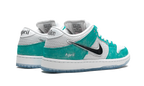 NIKE SB DUNK LOW APRIL SKATEBOARDS