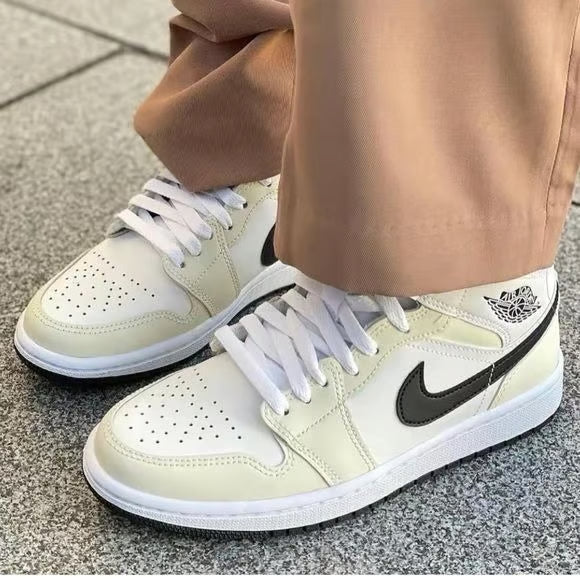 AIR JORDAN 1 MID 'COCONUT MILK'