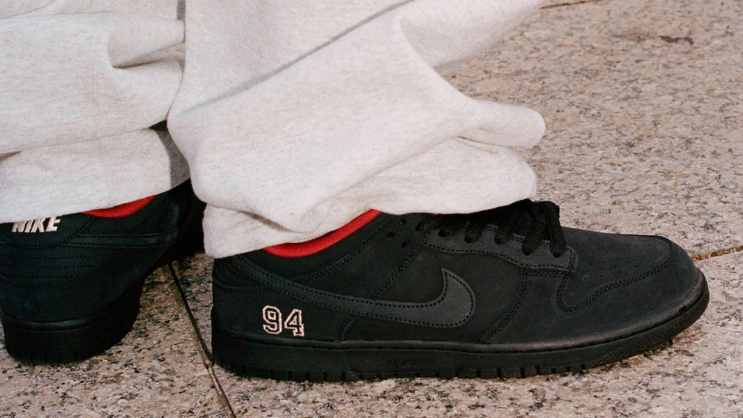 NIKE SB DUNK LOW SUPREME 'BLACK' (2025)