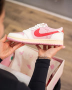 NIKE AIR JORDAN 1 LOW OG SP X TRAVIS SCOTT 'TROPICAL PINK'