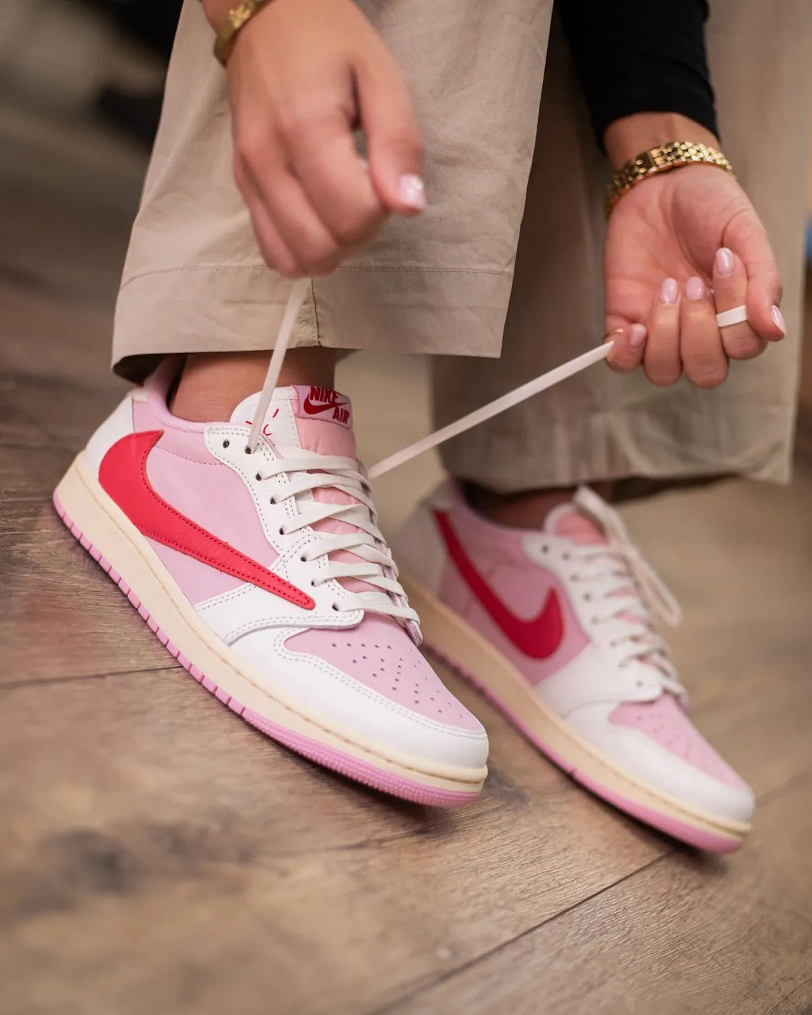 NIKE AIR JORDAN 1 LOW OG SP X TRAVIS SCOTT 'TROPICAL PINK'